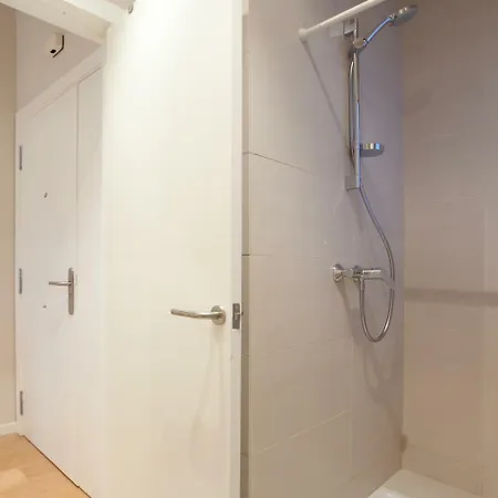 شقة Spacious And Modern