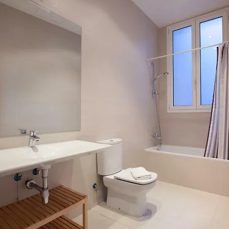 Spacious And Modern *